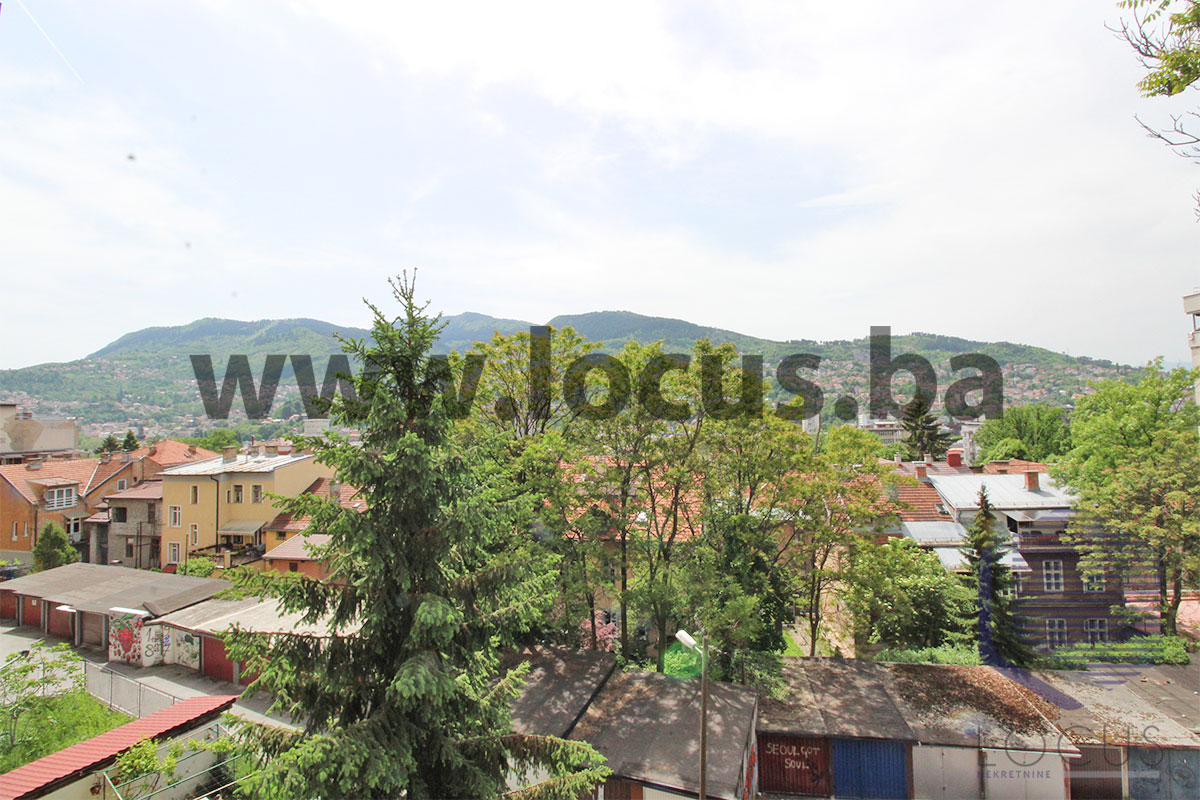 12.Pogled sa balkona 1 slika1.jpg